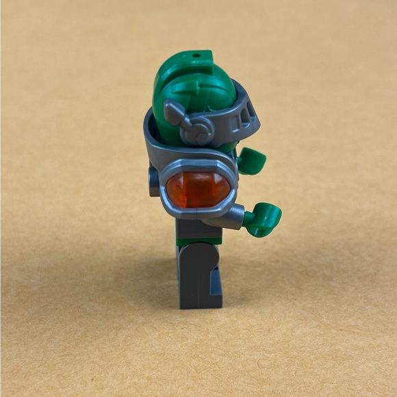 LEGO Aaron Silver Visor Minifigure 70325 Nexo Knights Castle 2" - Picture 5 of 9